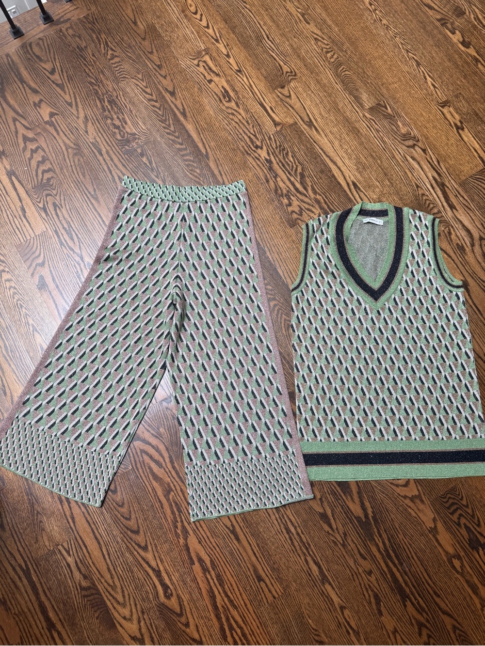 New Zara Green Patterned Knit Set - Sleeveless Vest & Pants